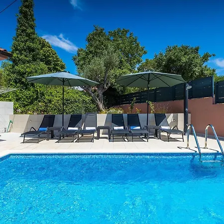 Martulin Tatil Evi Pula