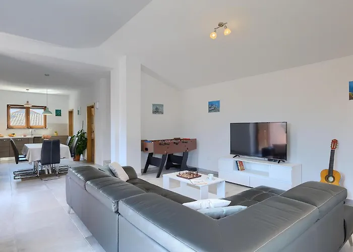 Будинок відпочинку Martulin *